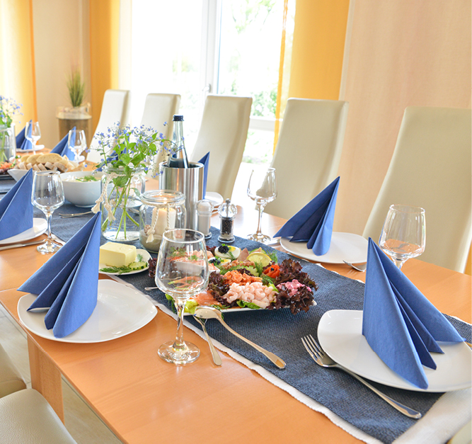 Kaffeetafel zur Seebestattung